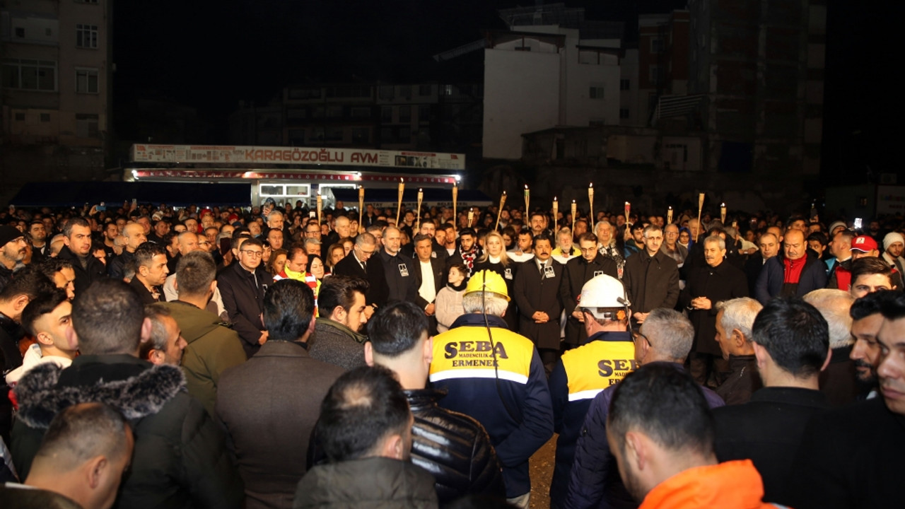 İskenderun'da 6 Şubat depremlerinde hayatını kaybedenler anıldı