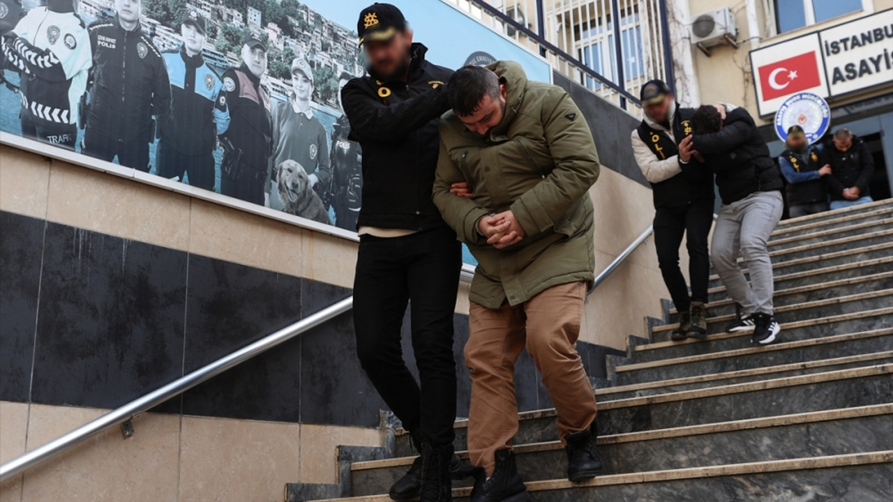 İstanbul'da eski otomobilleri çalan oto hırsızlığı çetesinin 7 üyesi yakalandı