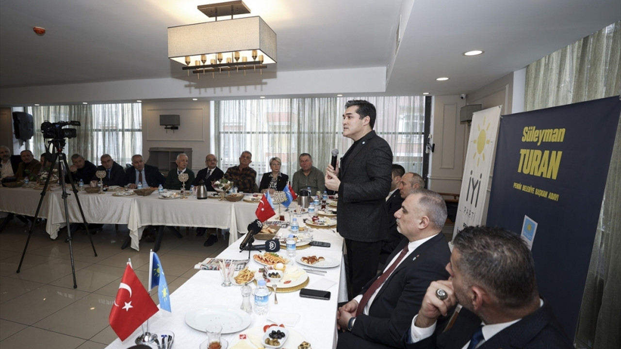 İYİ Parti İBB Başkan adayı Kavuncu, muhtarlarla bir araya geldi