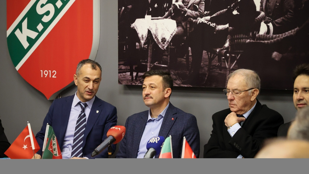 İzmir Büyükşehir Belediye Başkan adayı Dağ, Karşıyaka Spor Kulübünü ziyaret etti: