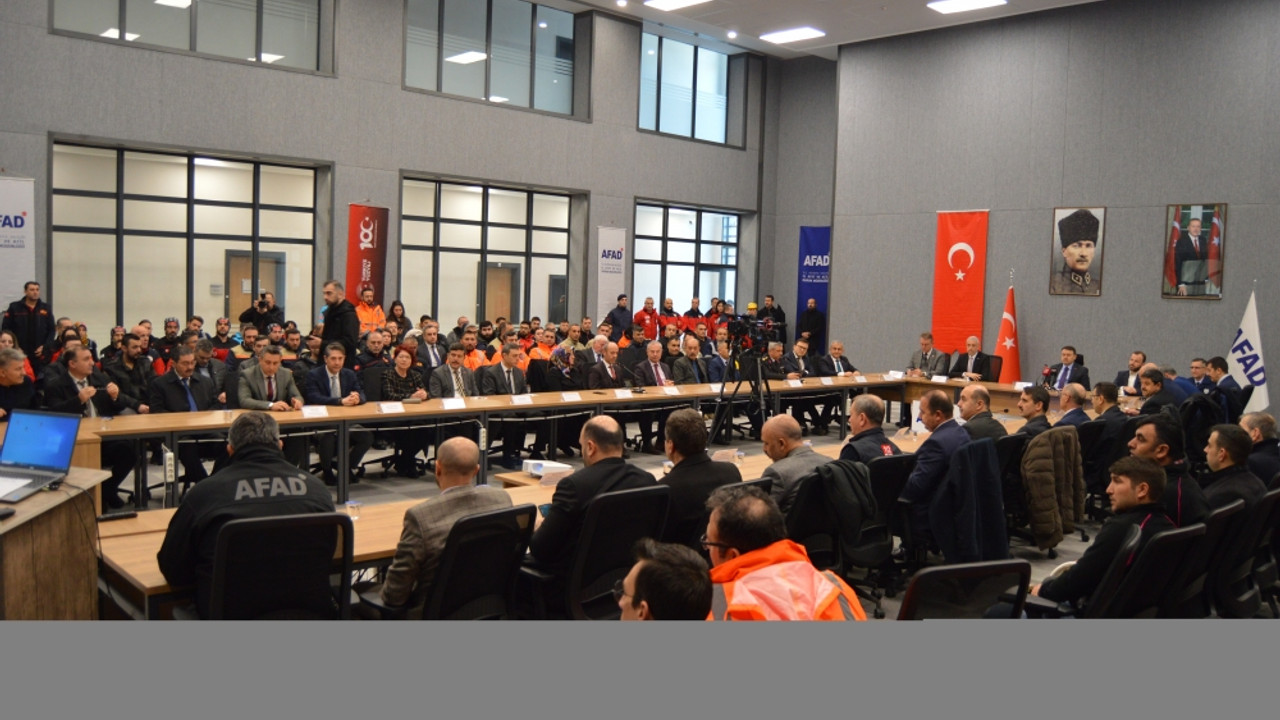 Kahramanmaraş merkezli depremlerde hayatını kaybedenler Bursa ve çevre illerde anıldı