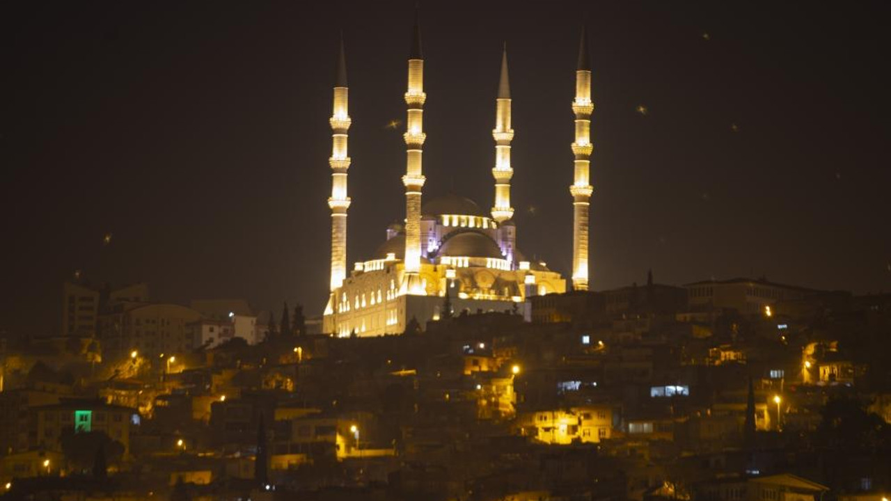 Kahramanmaraş'ta depremlerde hayatını kaybedenler dualarla anıldı