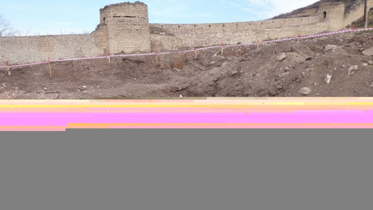 Karabağ'da, Hocalı Katliamı kurbanlarına ait olduğu tahmin edilen toplu mezar bulundu