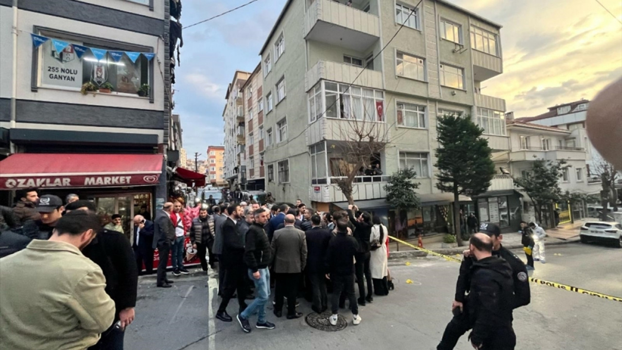 Küçükçekmece'de AK Parti'nin seçim çalışması sırasında silahlı saldırı