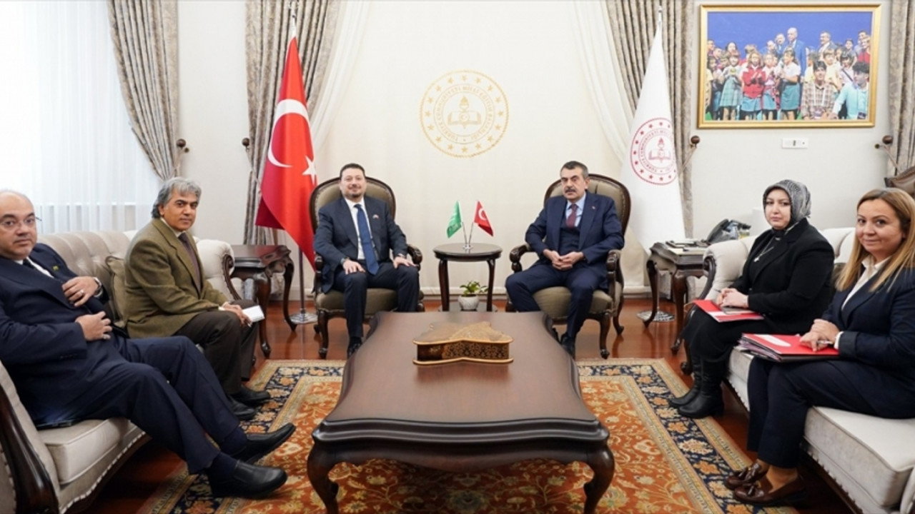 Milli Eğitim Bakanı Tekin üç ülkenin Ankara büyükelçisini kabul etti