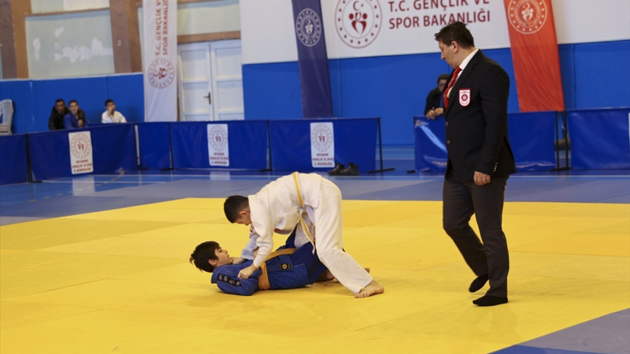 Okul Sporları Yıldızlar Judo Grup Müsabakaları, Nevşehir'de başladı