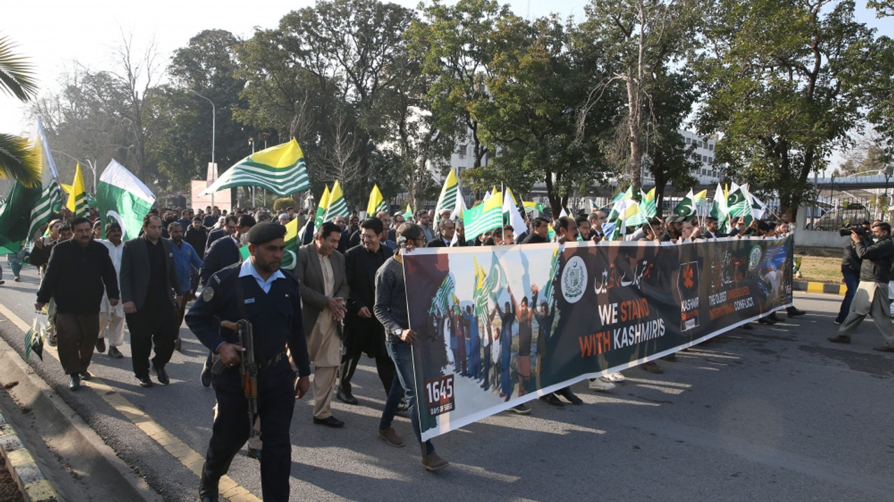 Pakistan, Cammu Keşmir halkına destek vermeyi sürdürecek