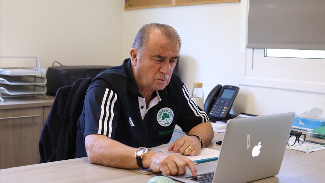 Panathinaikos Teknik Direktörü Fatih Terim, AA'nın "Yılın Kareleri" oylamasına katıldı