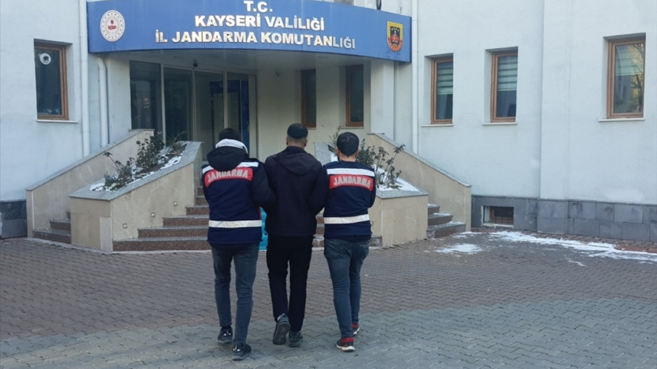 Şanlıurfa merkezli DEAŞ operasyonunda 8 zanlı yakalandı