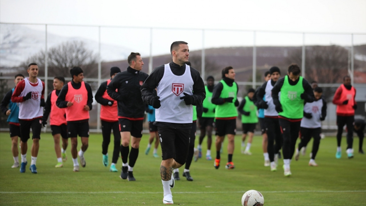 Sivasspor'da kupa mesaisi devam ediyor