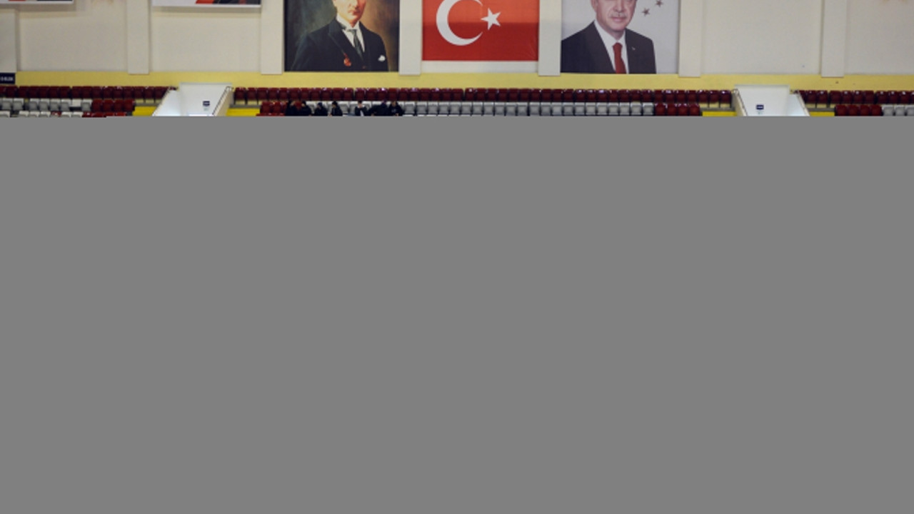 ÜNİLİG Buz Hokeyi müsabakaları Erzurum'da başladı