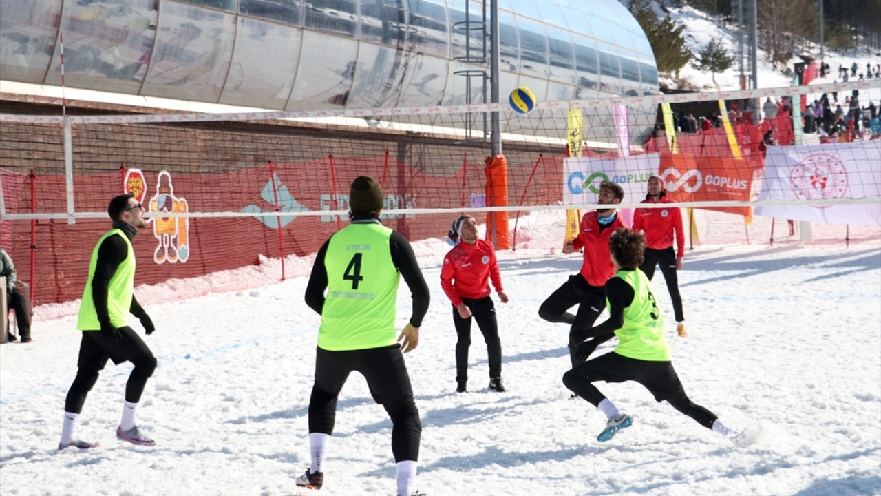 Üniversiteler Arası Türkiye Kar Voleybolu Şampiyonası, Erzurum'da başladı