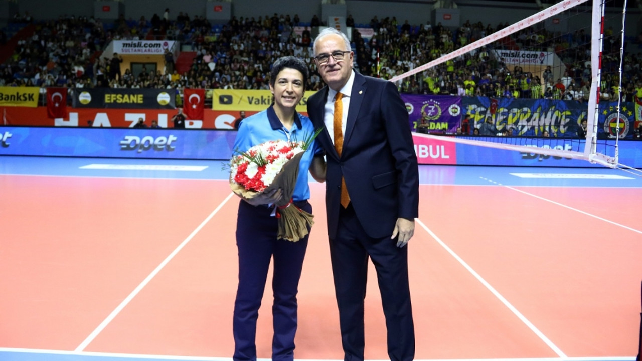 Voleybol hakemi Nurper Özbar'a Paris 2024 Olimpiyatları daveti