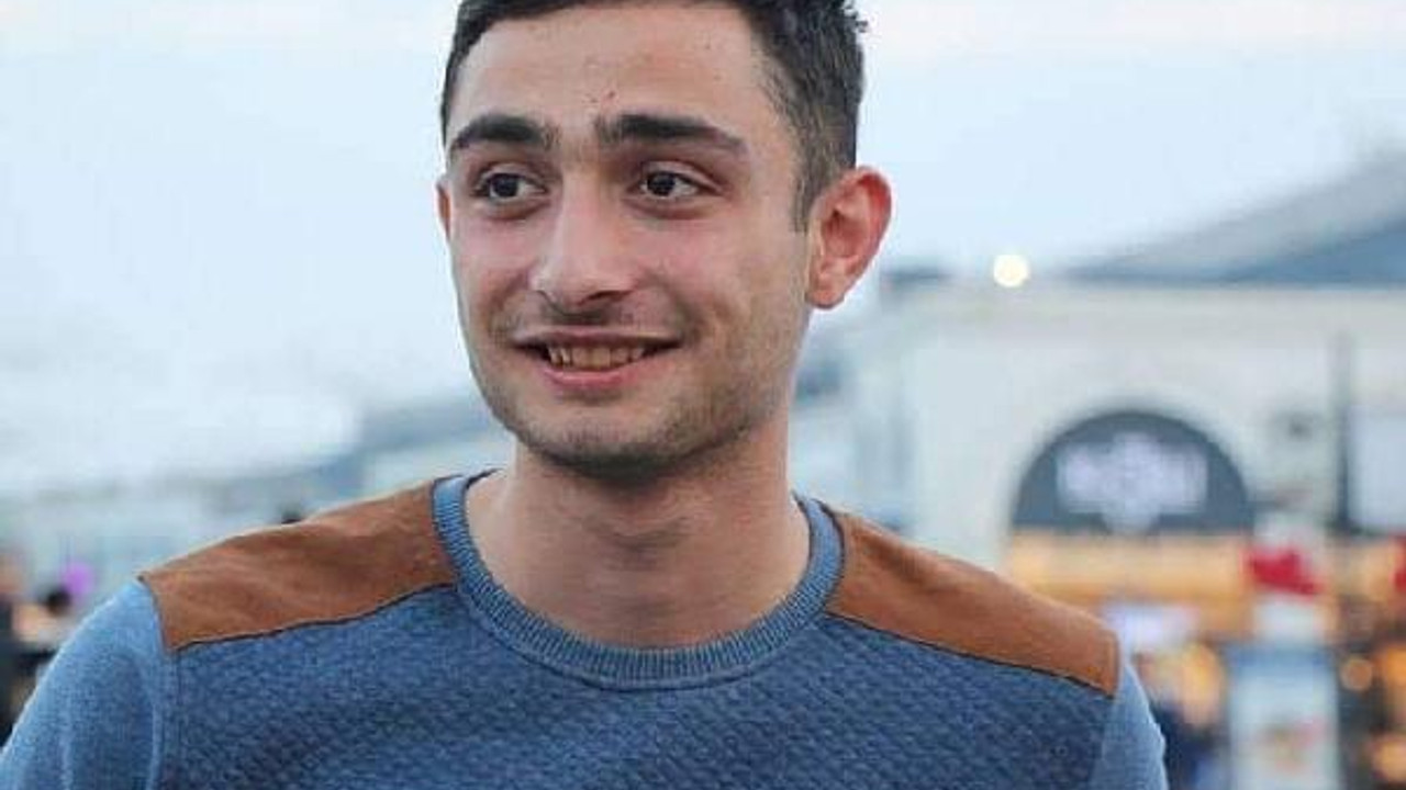 Ağaca çarpan motosikletin sürücüsü öldü