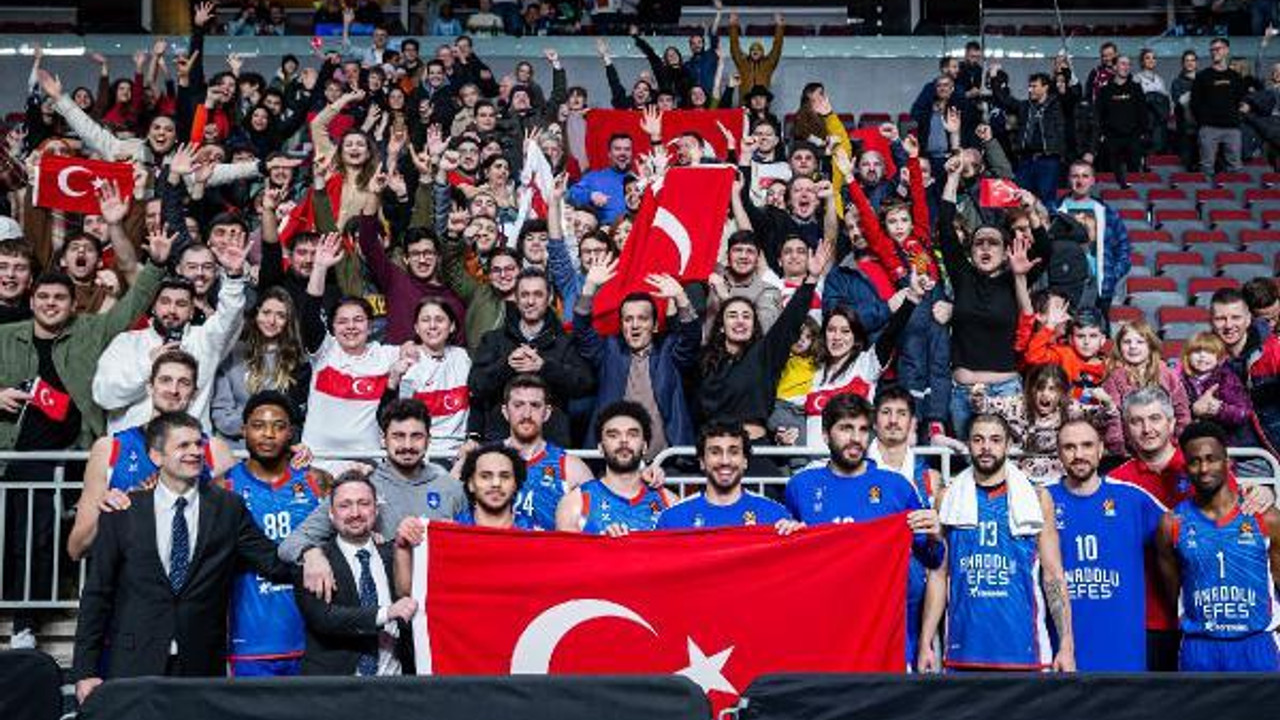 Anadolu Efes - Maccabi Playtika Tel Aviv: 105-91