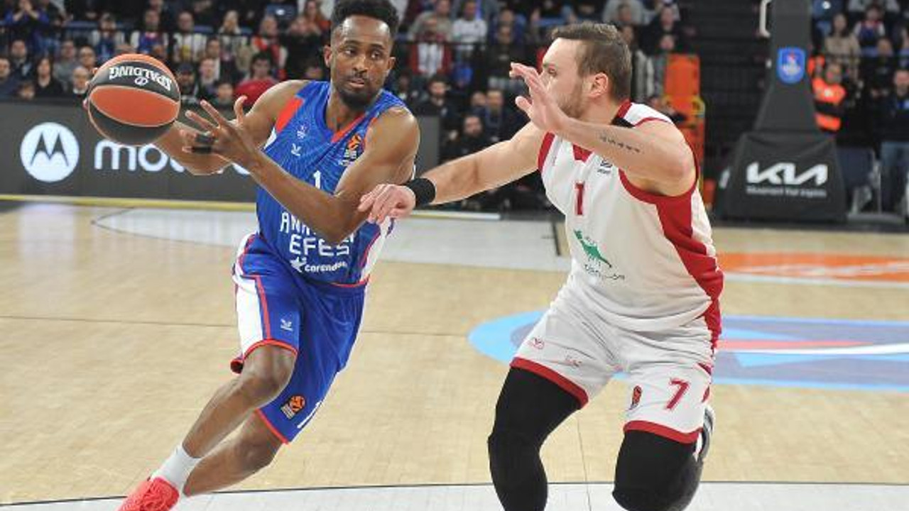 Anadolu Efes - Olimpia Milano: 79-73