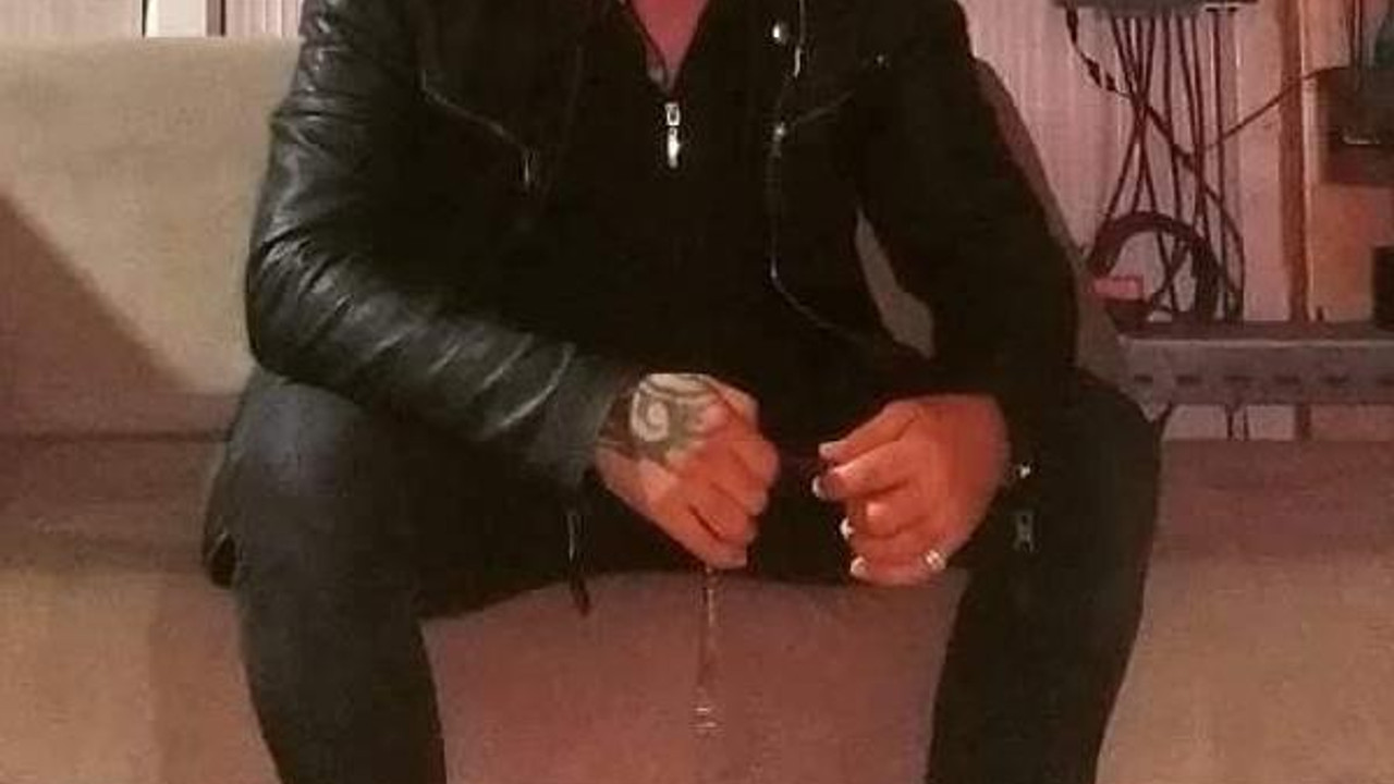 Bıçaklanmış olarak bulunup kaldırıldığı hastanede öldü, kuzeni gözaltında