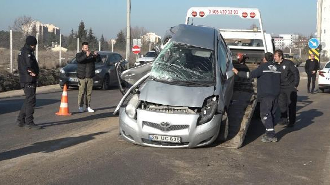 Eskişehir'de öğretim üyesi ve kızı, trafik kazasında hayatını kaybetti