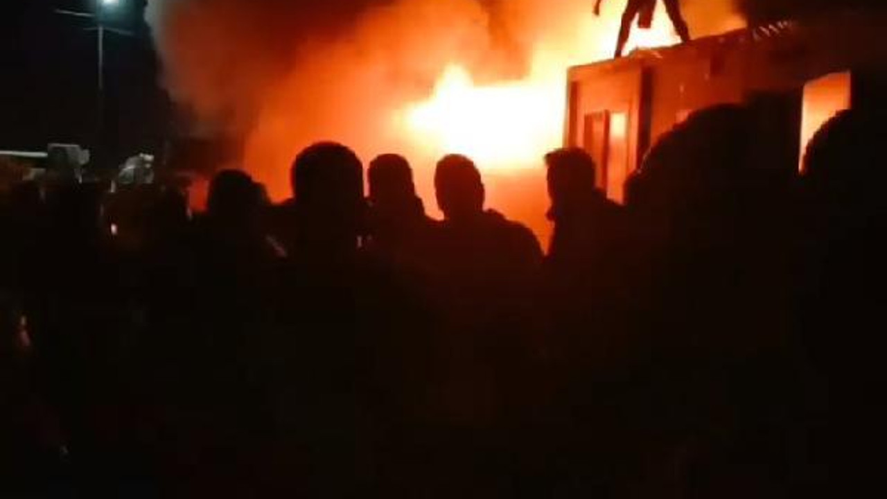 Hatay'da konteyner kentte korkutan yangın