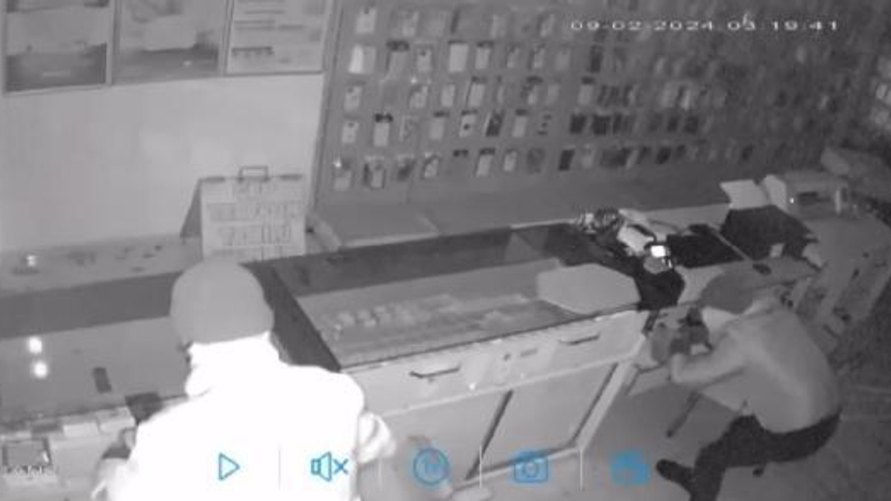 İş yerinden tablet ve cep telefonu hırsızlığı kamerada
