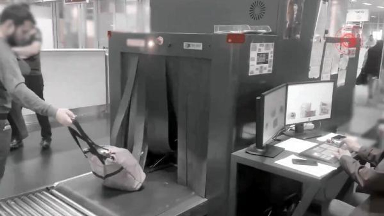 İzmir'de yurt dışına kaçırılmaya çalışılan 861 tarihi para ele geçirildi