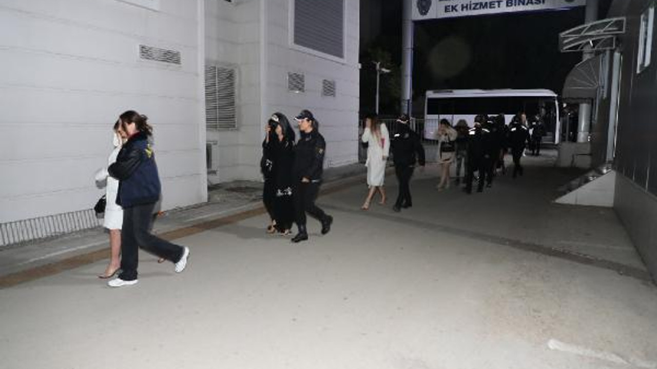Mersin'de şantaj çetesine operasyon: 10 gözaltı 