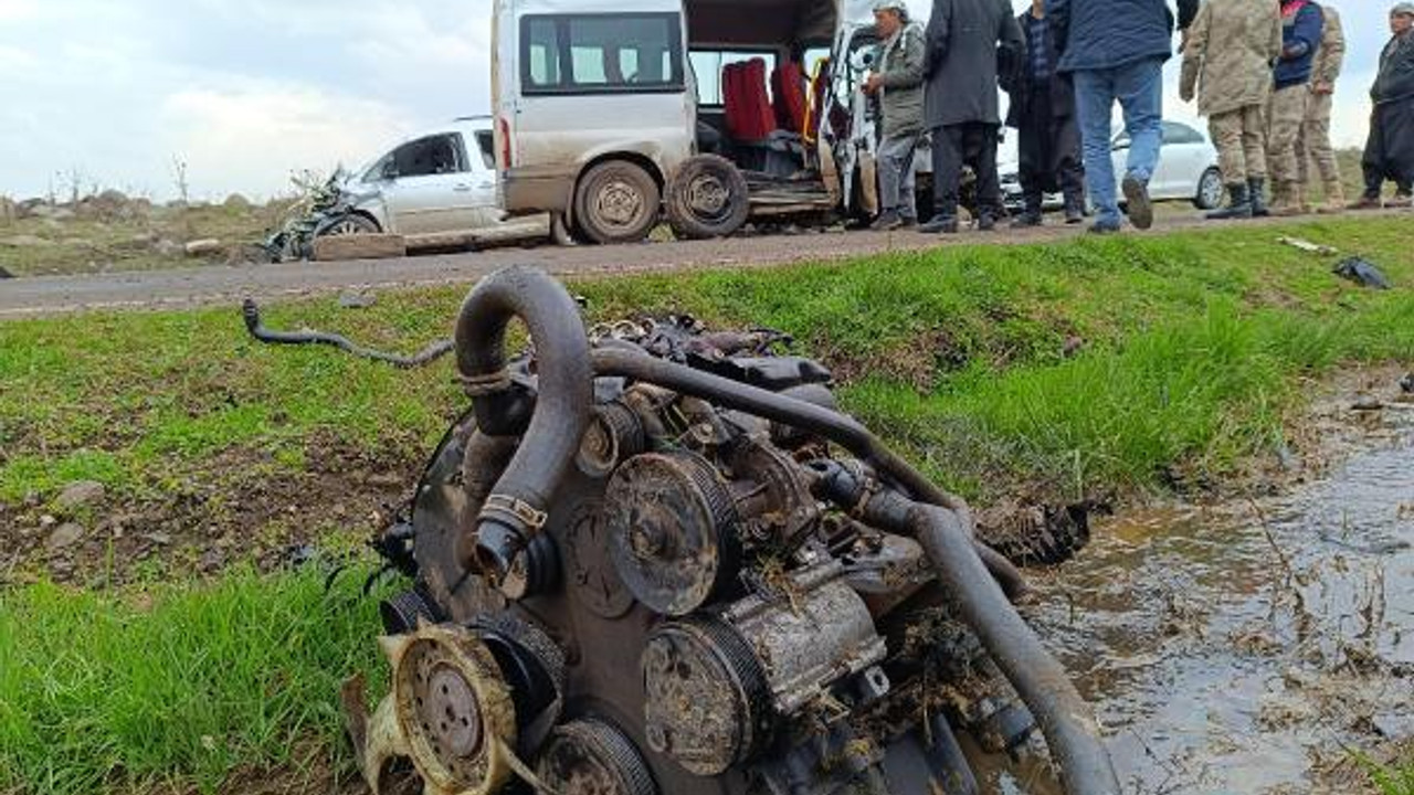 Şanlıurfa'da 3 aracın karıştığı kazada 6 kişi yaralandı