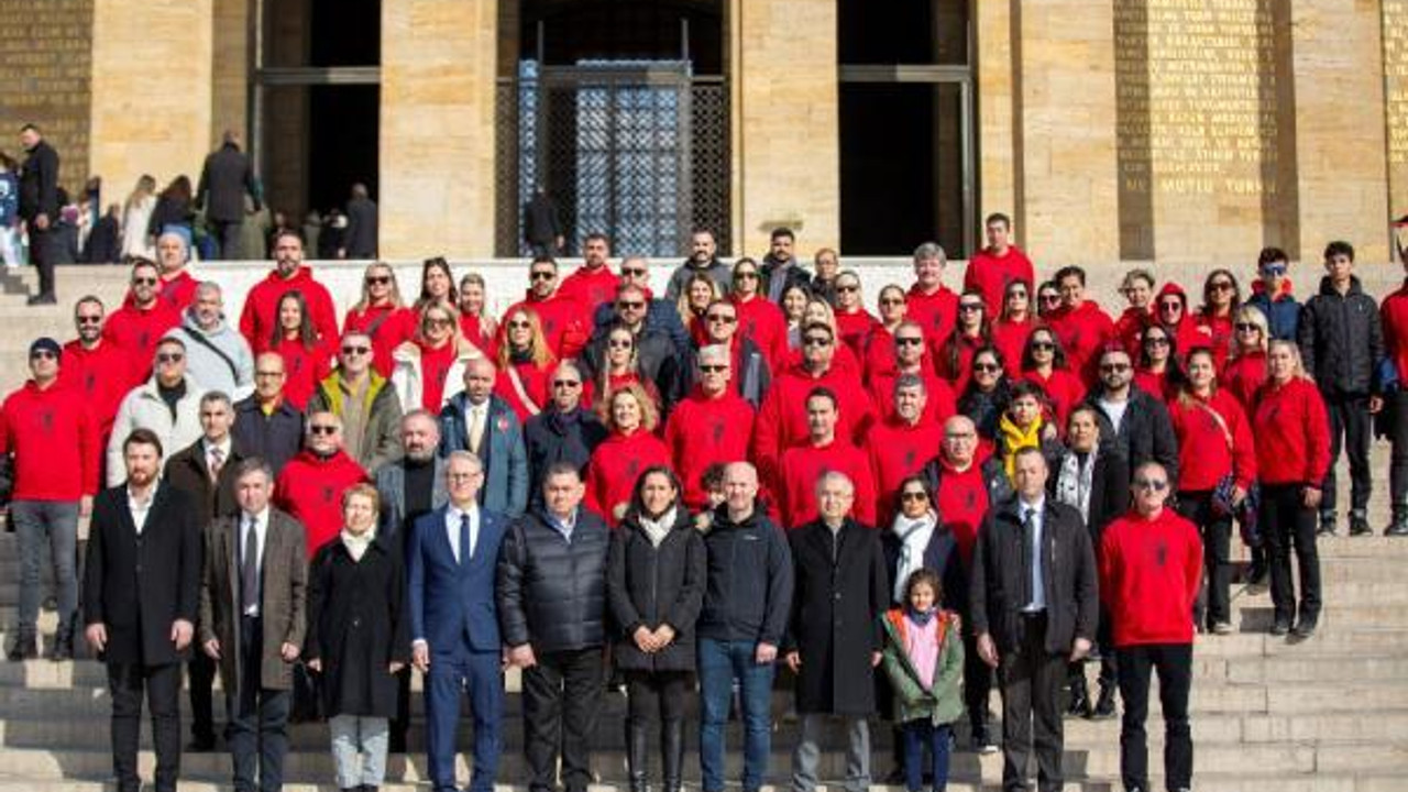 THF Yönetim Kurulu, federasyonun 48'inci kuruluş yıl dönümünde Anıtkabir'i ziyaret etti