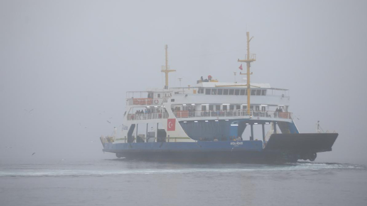 Çanakkale Boğazı sis nedeniyle transit gemilere kapatıldı