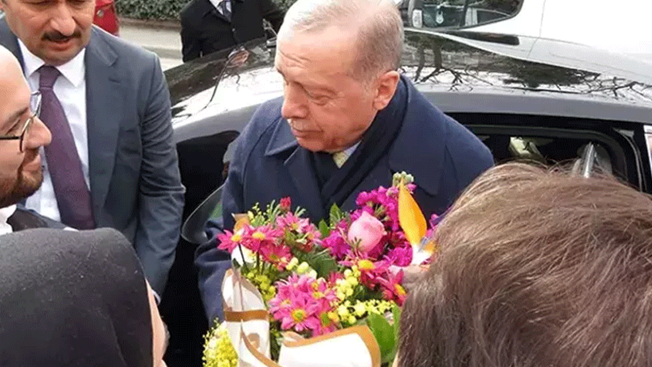 Cumhurbaşkanı Erdoğan'a evinin önünde doğum günü sürprizi