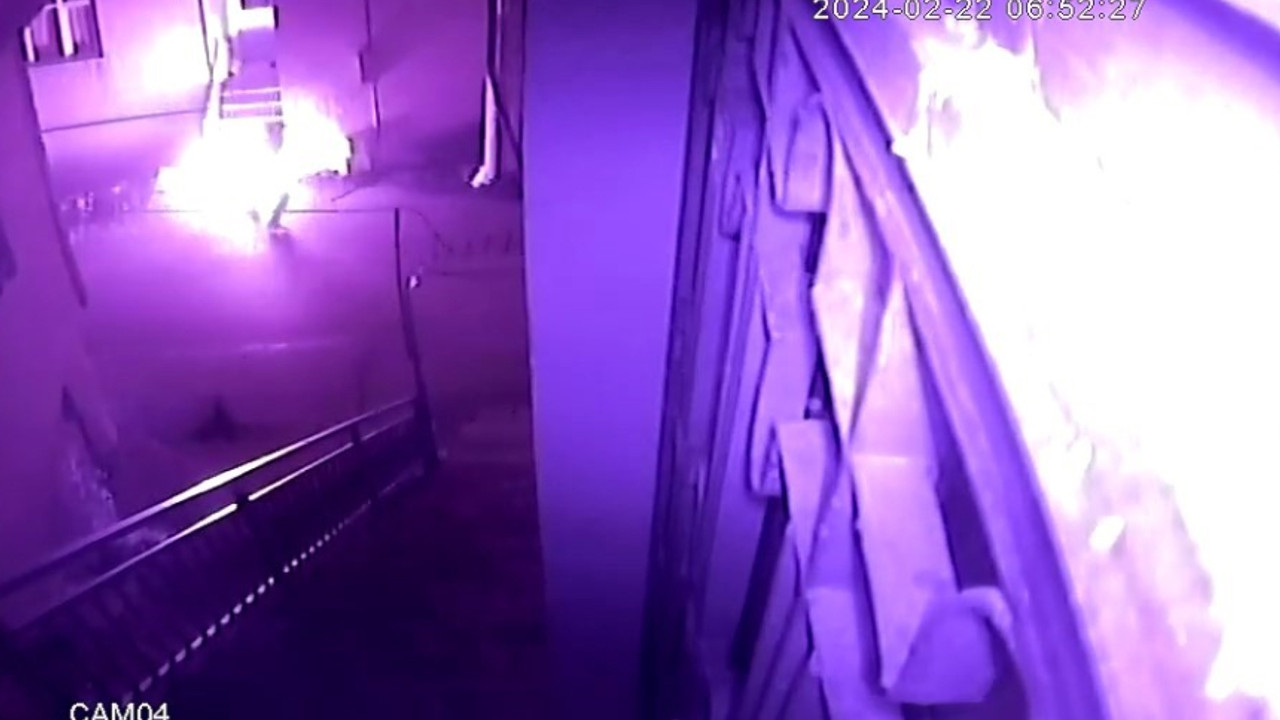 Barışma istediğini reddeden kadının evinin önüne benzin döküp yaktı
