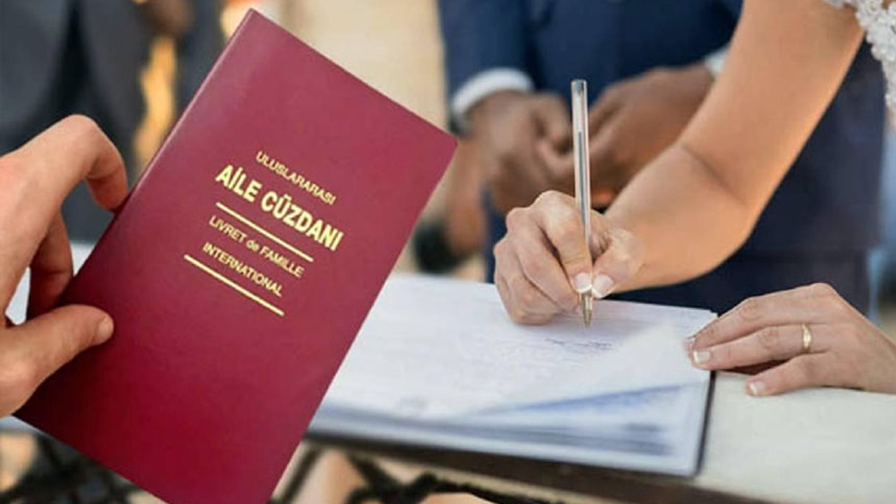 Her gün en az 10 çiftin evlendiği nikah salonları bugün bomboş kaldı