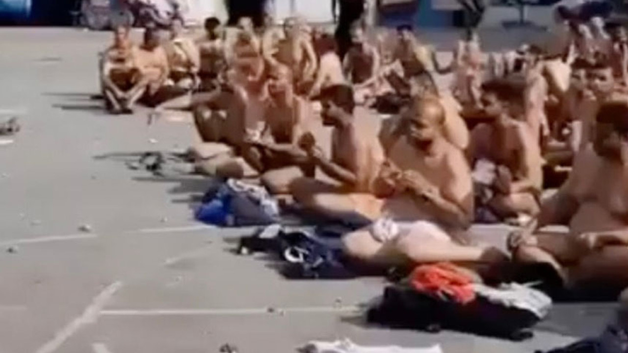 İsrail skandallarına devam ediyor! Yüzlerce kişiyi soyup video çektiler