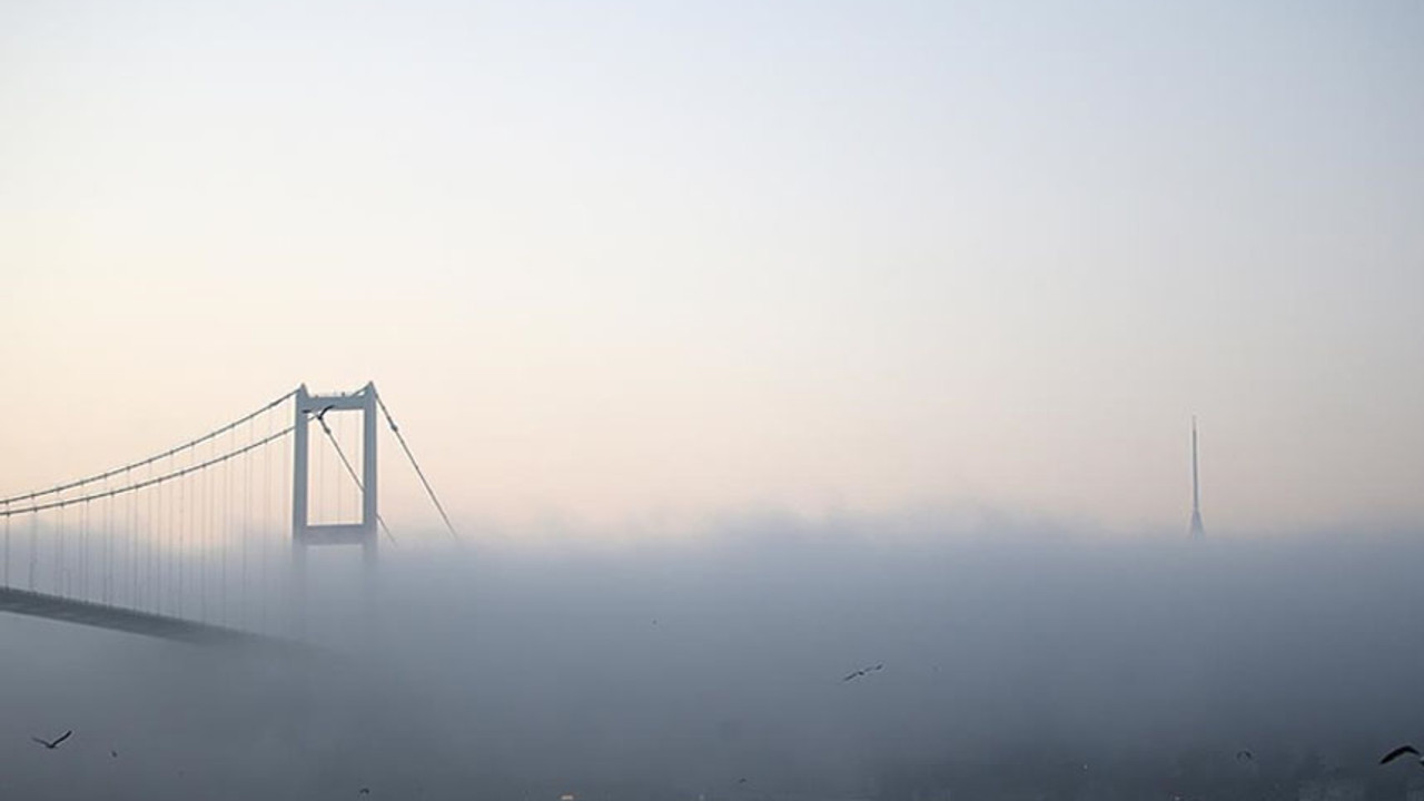İstanbul'da gemi trafiği çift yönlü durduruldu