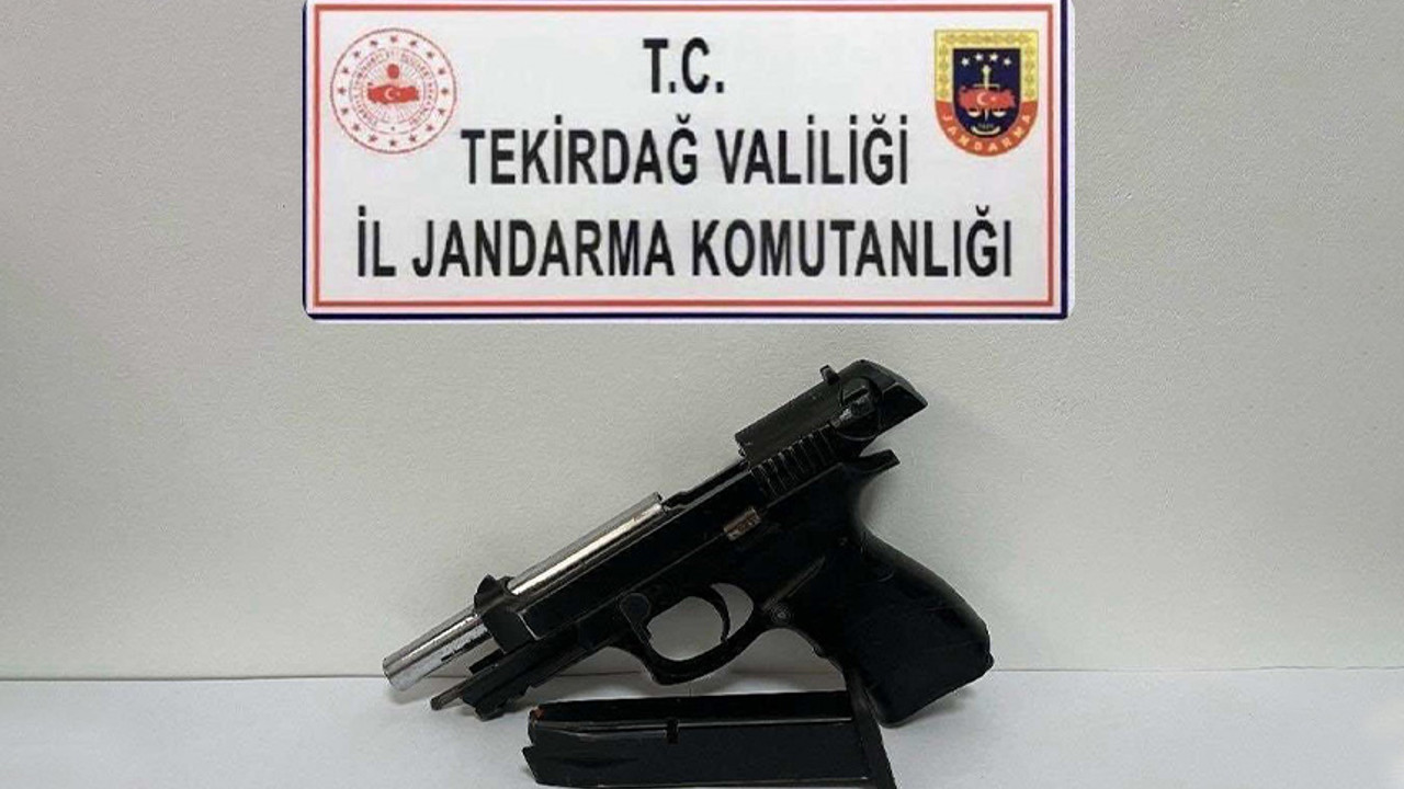 Jandarmanın titiz çalışması sonuç verdi! Uyuşturucu ve silahlarla yakalandılar