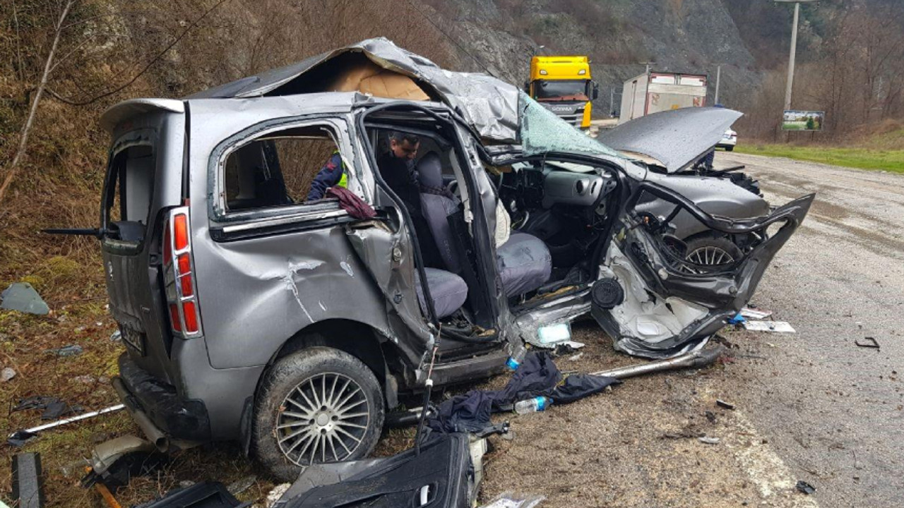 Karabük'te trafik kazası: 2 kişi öldü