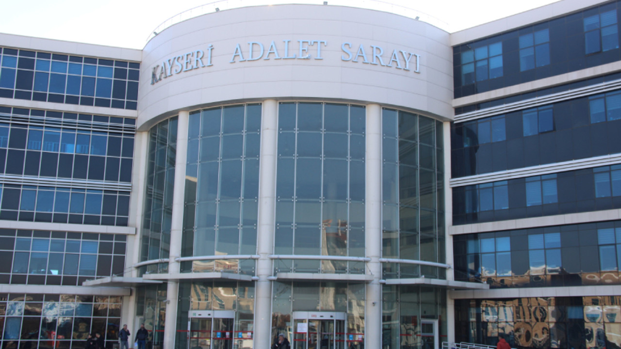 Ortaokula kadar eniştesi bildiği öz babasını öldüren kadın hakim karşısına çıktı