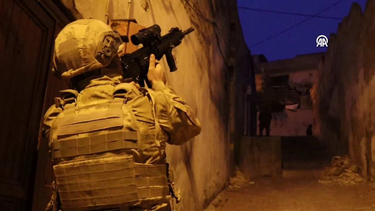 DEAŞ operasyonu: 8 zanlı yakalandı