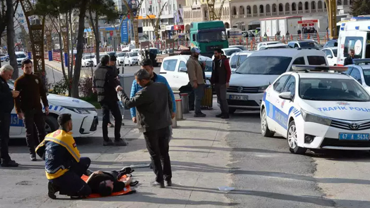 Duruşma sonrası adliye önünde silahlı ve bıçaklı kavga: 1’i polis 9 kişi yaralandı