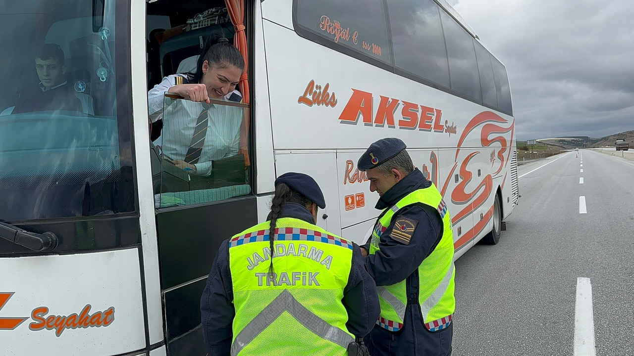 Kadın astsubay kadın kaptanı görünce!