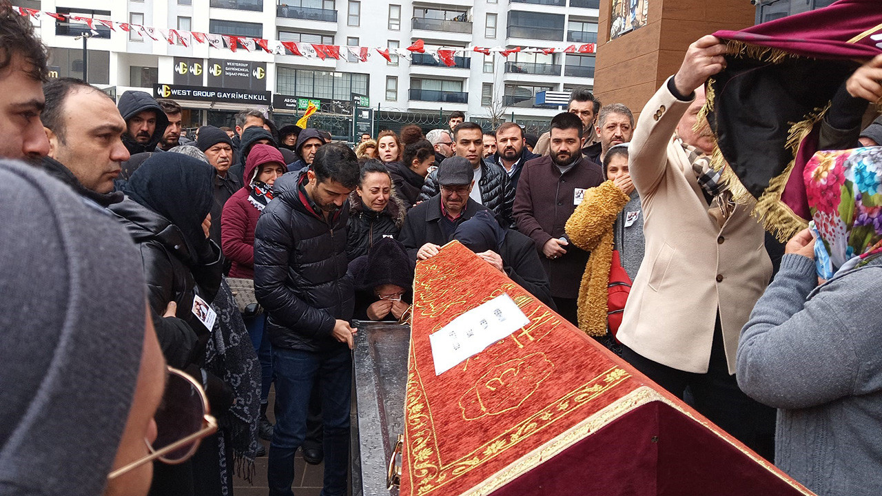 Şarkıcının ölümü trafik kazası sanılıyordu, intiharmış!
