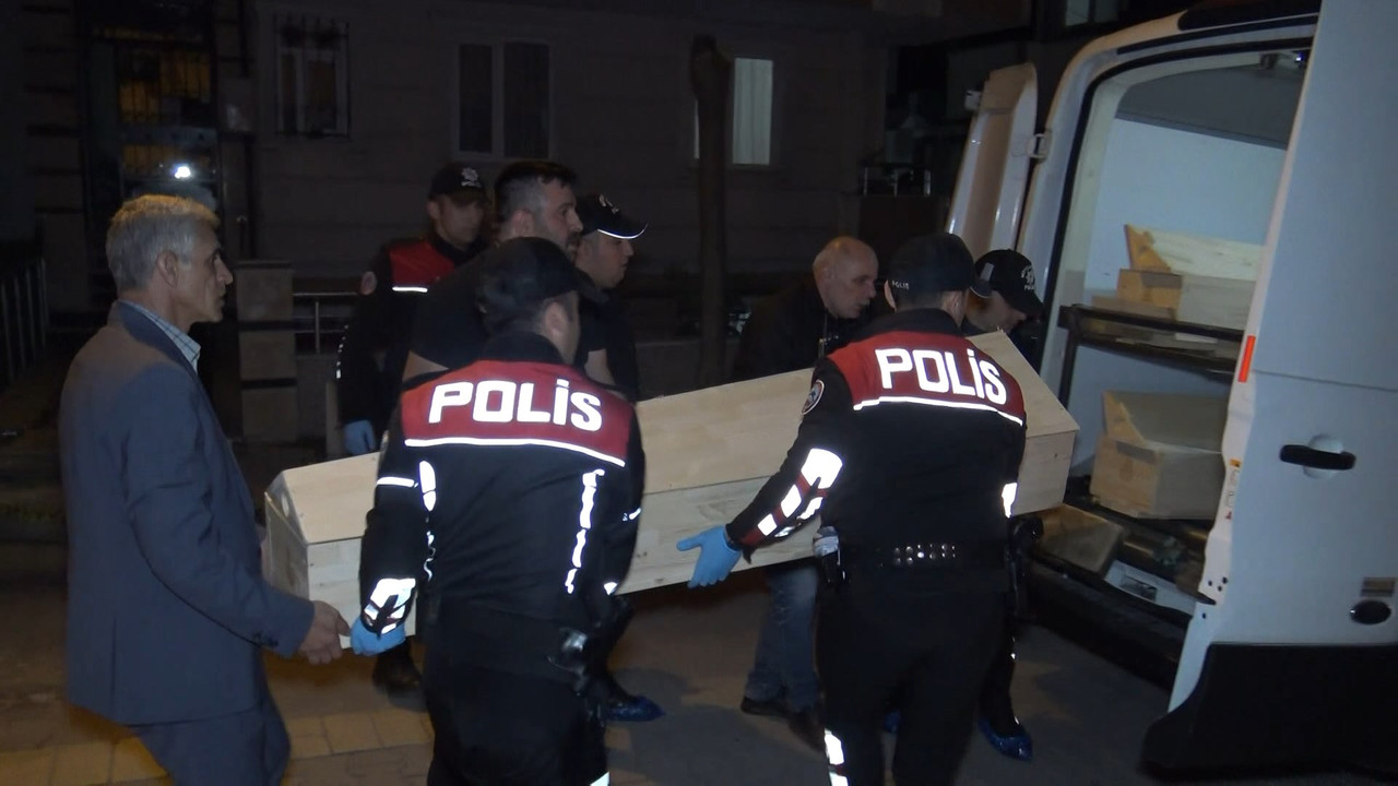 Avcılar’da dehşet: Cani adam 3 çocuğunun annesini katletti