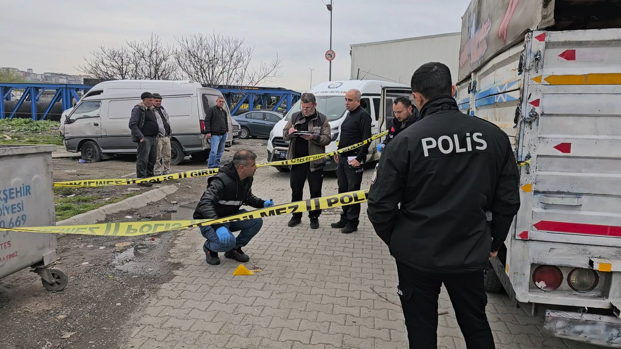 Tartıştığı kaportacı otomatik silahın hedefi oldu!