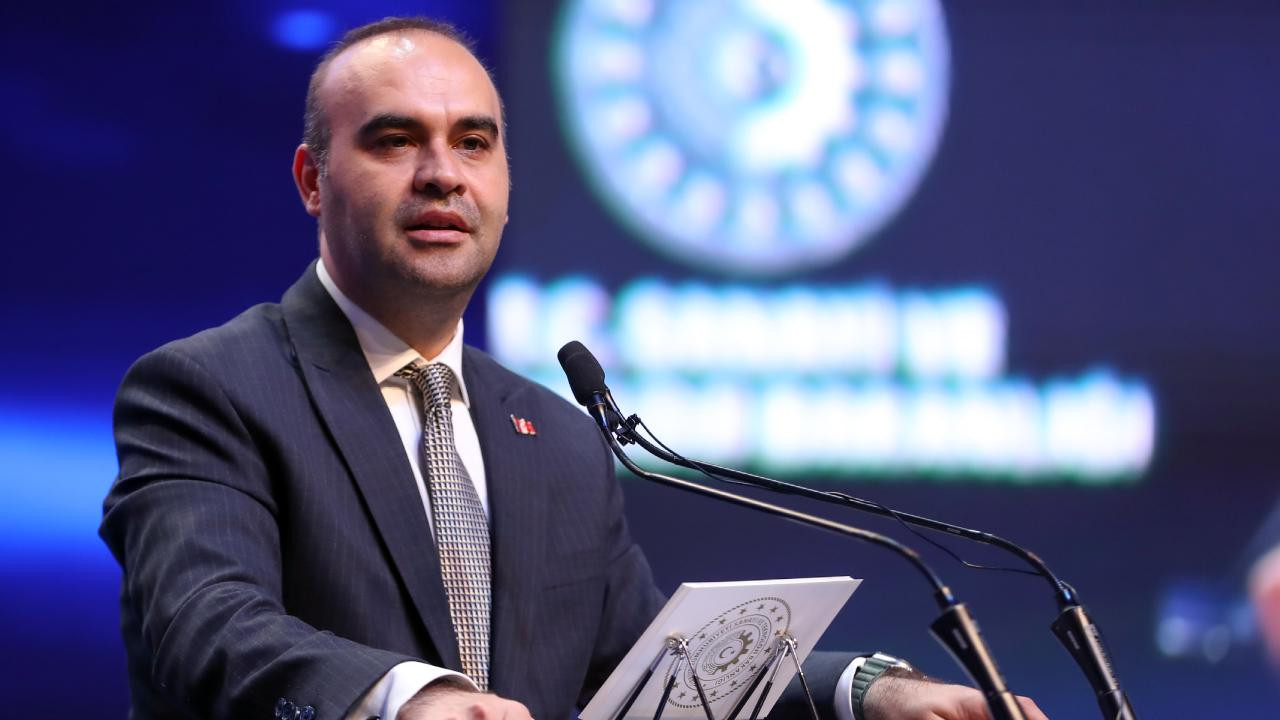Bakan Kacır milli müjdeyi verdi: Ay’a milli hibrit roket motorumuzla erişeceğiz