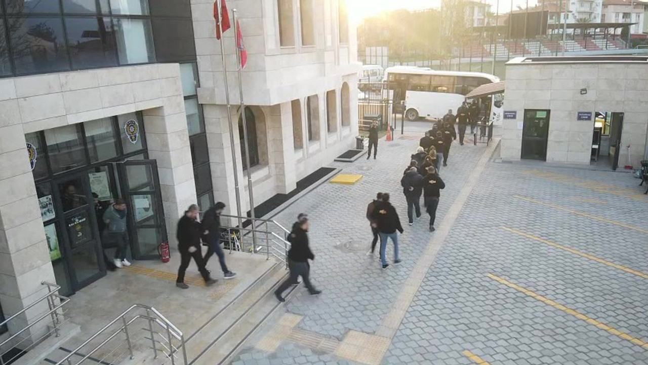 16 ilde şafak operasyonu! Dolandırıcılara büyük darbe