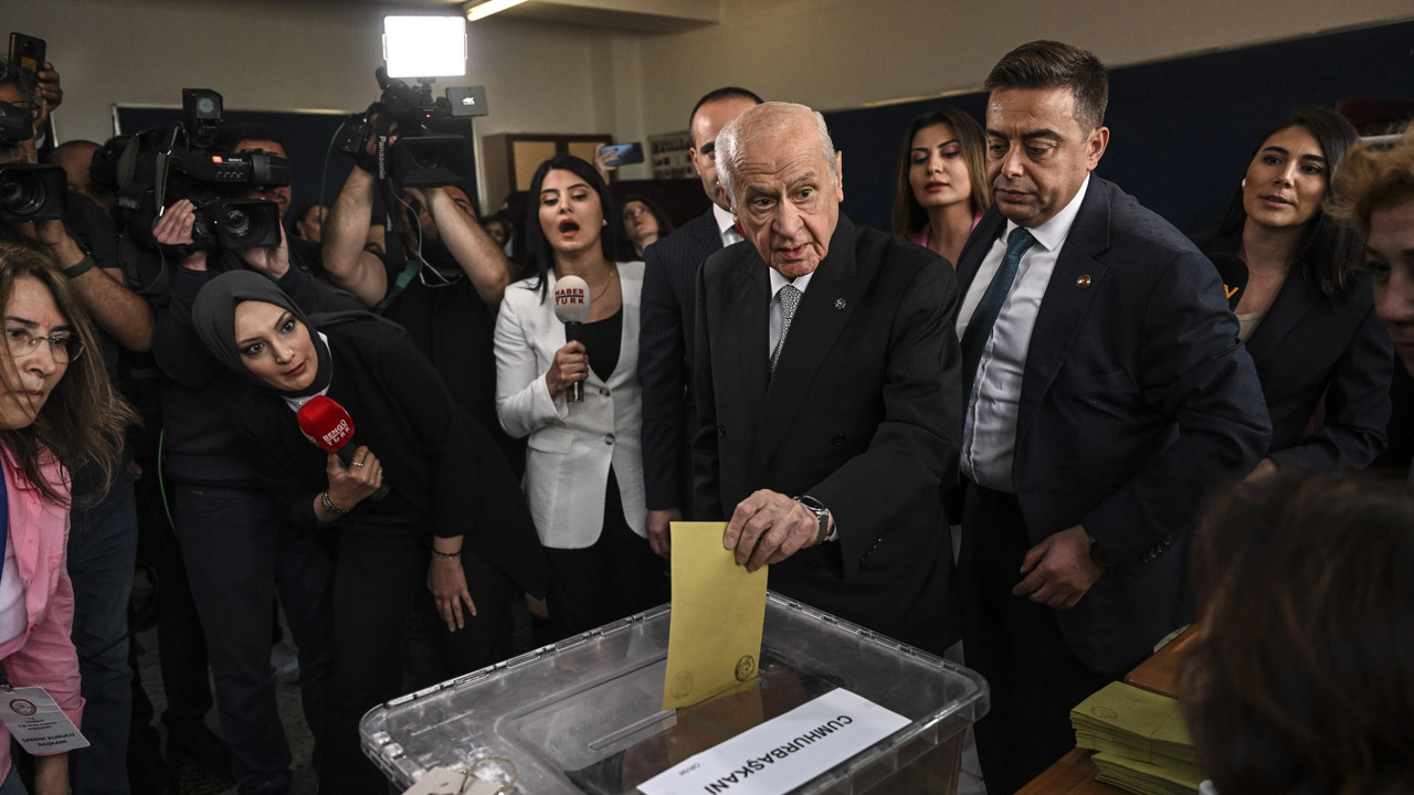 Bahçeli: Cumhurbaşkanımız devletin başıdır, arkasındayız!