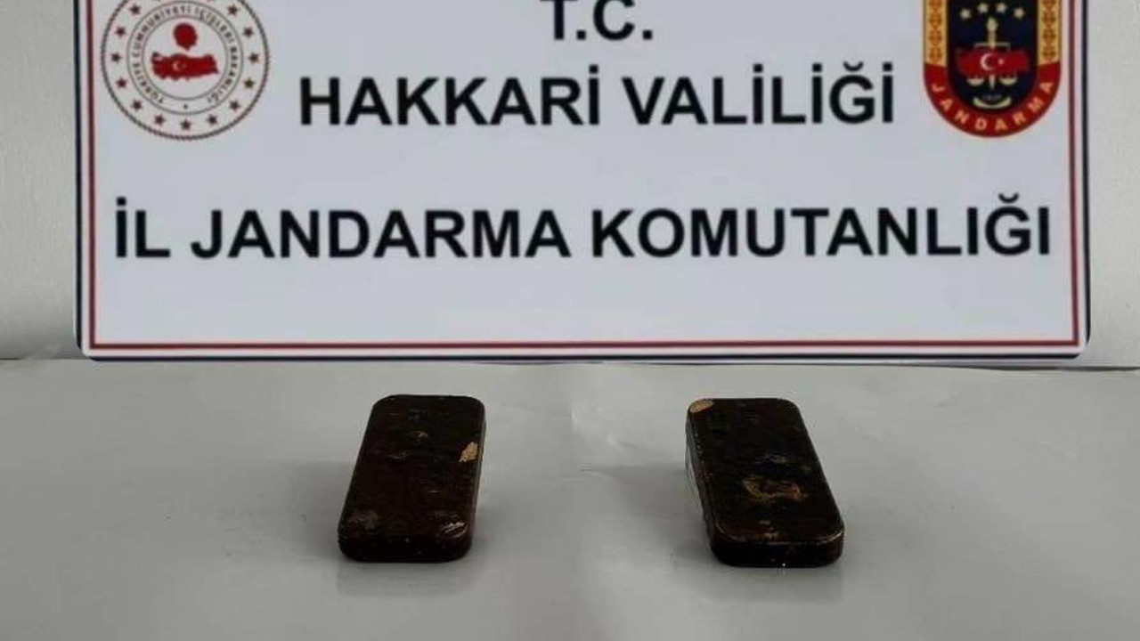 Jandarmadan milyonluk operasyon! Irak plakalı araçta külçe külçe altınlar