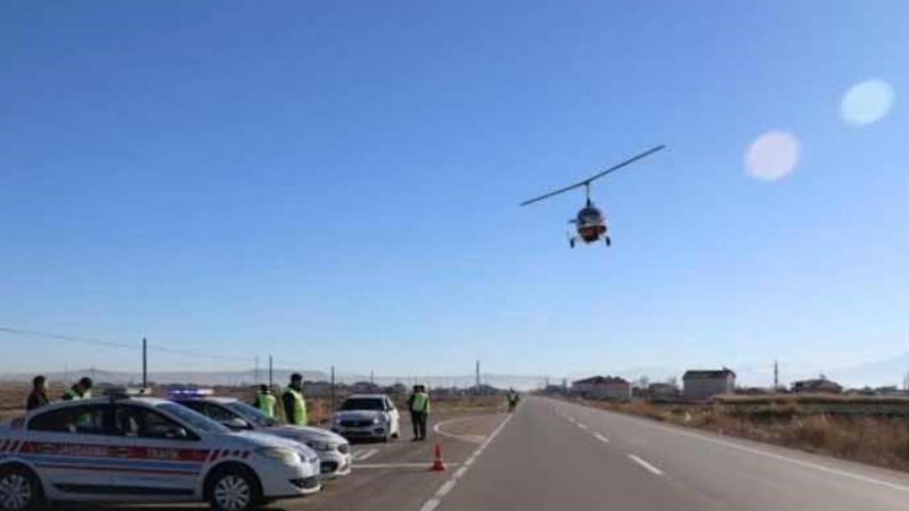İzmir İl Jandarma'dan Cayrokopter ile trafik denetimi