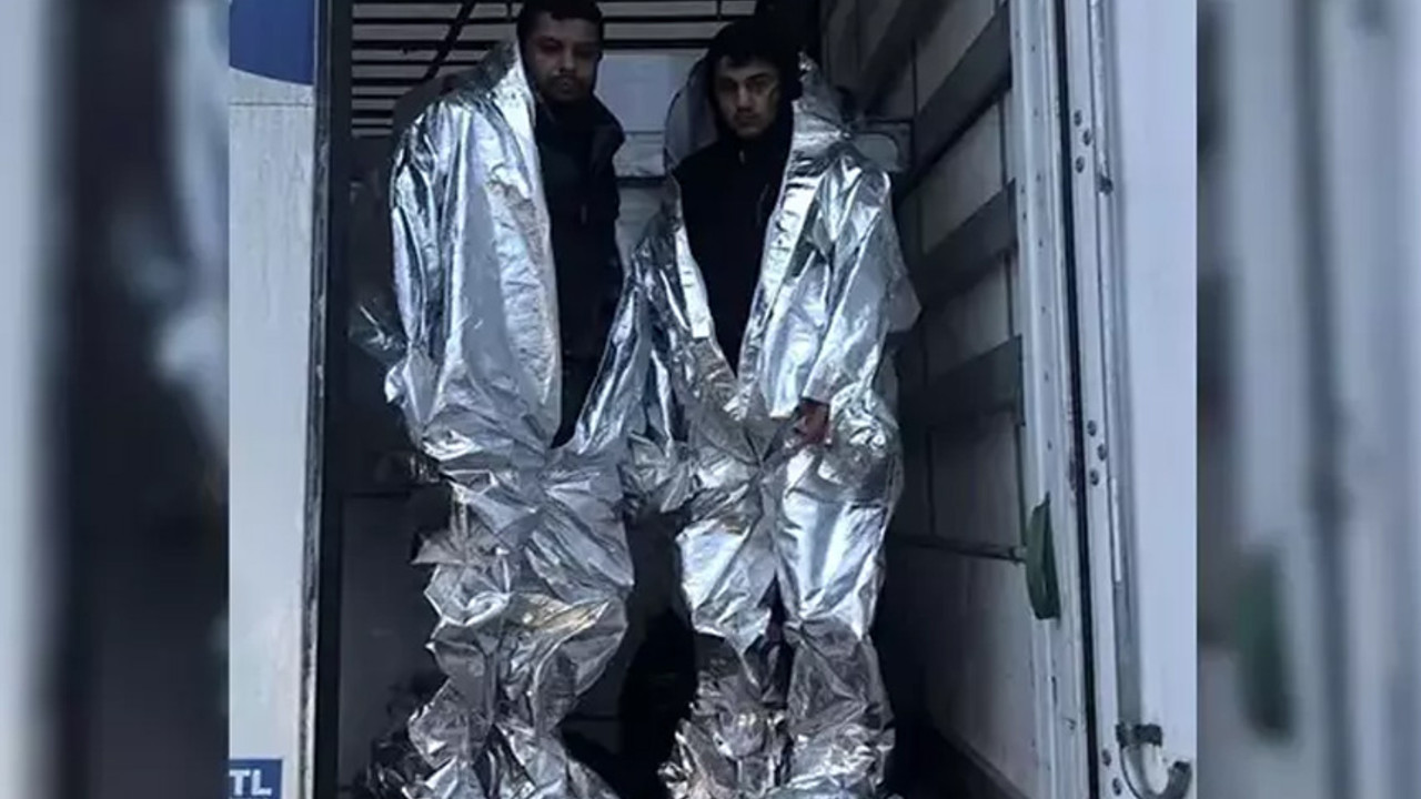 Bunlar da alüminyum folyolu kaçak göçmenler! Kıskıvrak yakalandılar