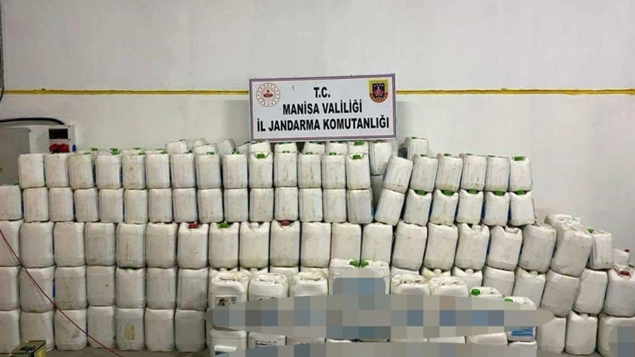 Halk sağlığıyla oynayacaklardı! Jandarma yüzlerce litre sahte zeytinyağı ele geçirdi